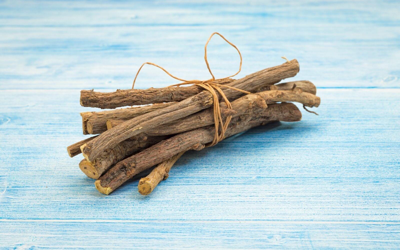 Licorice Root: Benefits, Side Effects & Dosage